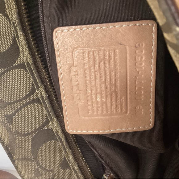 Coach Handbag - Picture 4 of 9